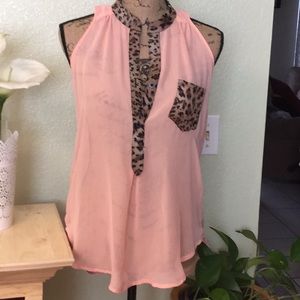 Peach top w/animal print trim